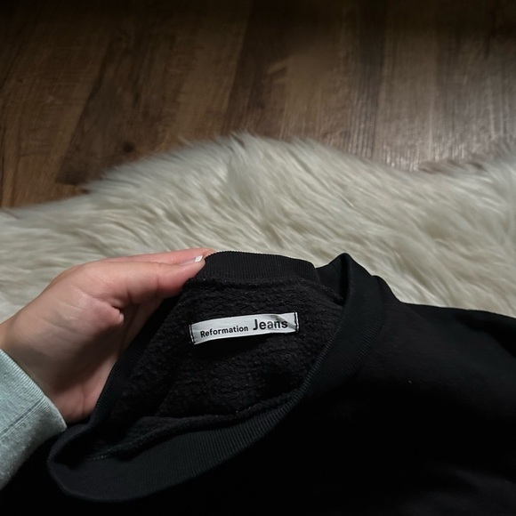 REFORMATION Black Cropped Hunter Sweatshirt - Picture 5 of 6